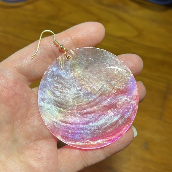 3/$25 Pink Shell Earrings - Picture 4 of 5